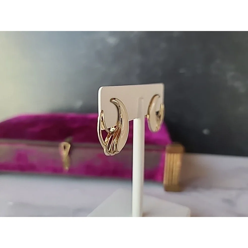 Vintage Enamel Clip-on Earrings